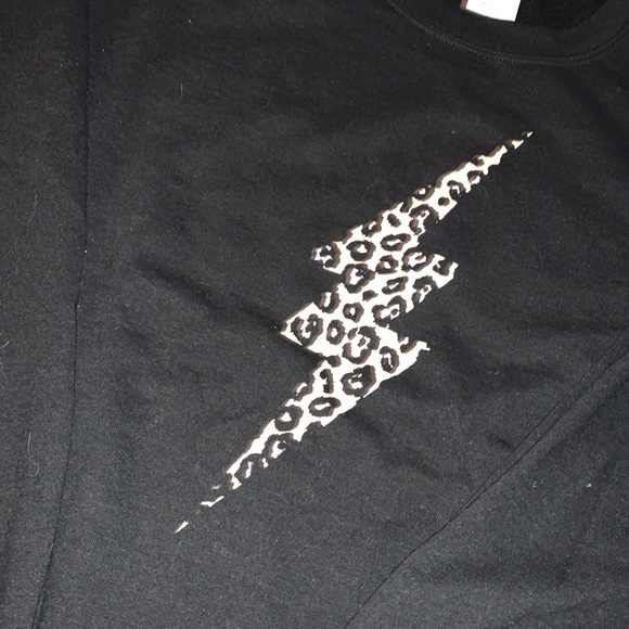 NEW* SWEATSHIRT - Picture 2 of 3